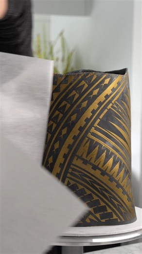 60K views · 329 reactions | fondant panneling an extra tall cake. This was a challenging design, but my gosh was it worth it! I had a great time airbrushing onto fondant using a stencil, and it was nice to feel challenged and succeed lol ;) #cakedecorating #caketutorial #cakeart #cakedesign #caketips | Rosie's Dessert Spot | Facebook