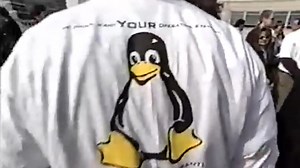 A movie conveying the large-scale demo 'Windows Refund Day' where Linux users asked Microsoft for a refund is now available