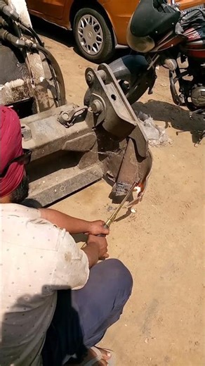 How to replace caterpillar loader bucket edge plate #ytshorts #welding #ironcuttingmachine #repair
