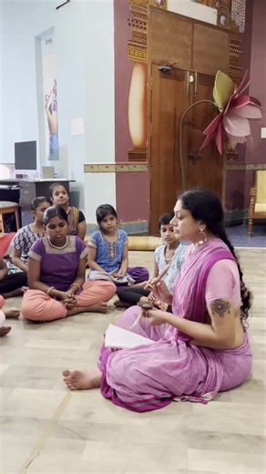 6.5M views · 123K reactions | Do you know the name of the lady who wields the cymbals on stage ??? #teacher #lessons #rhythm #cymbals #theory #dance #practice #dayinmylife #dancer #classical #indian #indianclassicaldance #bharathanatyam #instrument #teachersofinstagram #iteach #classroom #learn #kids #motivation #chidren #instagood #arts #class | Shobana | Facebook