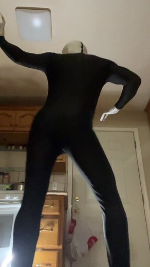 Slenderman (@slendermanbih)’s videos with Left & Right - Gael Stone