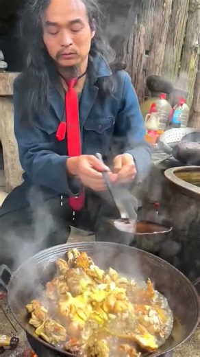 An old chef making delicious big chicken with chili #cooking#asmr#foodshort #part3