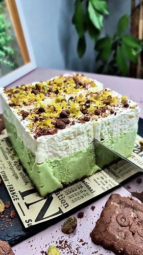 Cutest Mini Pistachio Cheesecakes EVER 😍 (Step-by-Step in Bio!) #quickdessert #cakeideas #chocolatelovers #pistacchio #cheesecake