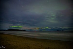 Whoaaah! Check out this awesome time lapse of the aurora australis taken around 7.30pm last night from Park Beach. Did you see it? 🎥 Lance Liao | ABC Hobart