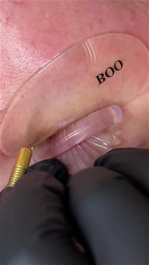 Korean Lash Lift snippets for National Lash Day 🤍 My favourite technique for a gorgeous lift every time 🪄 If only it was actually this quick irl 😂 I'm not one for tinting on the shields as I hateee a stained shield! Once Step 2 has set, I like to remove the shields and switch my reusable under eyepads to disposable to keep everything clean 🫧 Using my absolute fave system for gentle lifting @Buff Browz cysteamine, ft their gorgeous lash lifting brushes 🤍 @Maxymova Beauty Shell Shields @LAB F