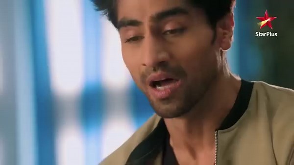 1.7M views · 71K reactions | #Akshara ko aaya #panic attack! Baniye rishte ki is naazuk dor ka chhor and keep watching #Yehrishtakyakehlatahai! #yehrishtakyakehlatahai#family #drama #romance #indianserial #tvserial #romantic #moments #trending #starplus #trp | StarPlus | Facebook