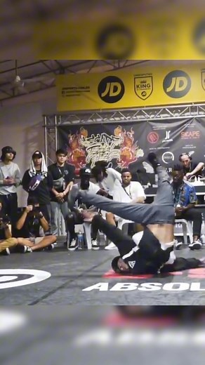 9.4K views · 232 reactions | A musical showcase in this round during some spins  @bboyshigekix great work!⚡️ @radikalforzejam | Spin Control | Facebook