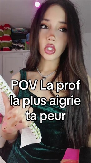 Pov ASMR : La prof la plus aigrie en classe
