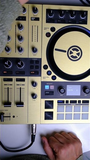 How to Connect a Microphone to Traktor S4 MK3 (Step-by-Step) #traktor