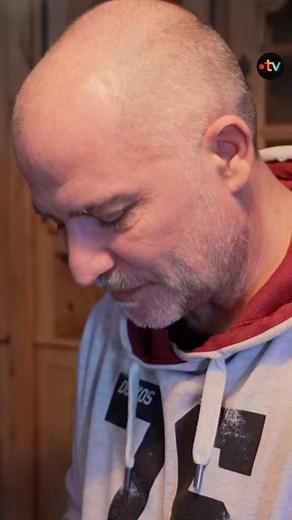 19K views · 5.3K reactions | Basile Boli, l’ancien défenseur de l’OM a allumé sa torche en haut de la « Bonne mère » ce 9 mai pour lancer le parcours de la flamme olympique à Marseille. Il a transmis le feu sacré à Colette Cataldo, 83 ans et supportrice historique de l’OM. Suivez le relais de la flamme olympique en direct sur la chaîne numérique france.tv Paris 2024 #marseille #jo2024 #flamme #basileboli #relaisdelaflamme | France 3 Provence-Alpes | Facebook