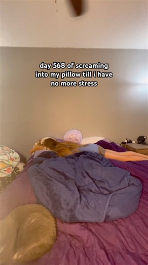 DAY 568 OF SCREAMING INTO MY PILLOW TRIED PUMPKIN DRINKS TODAY