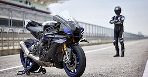 2025 Yamaha YZF-R1 and YZF-R1M First Look