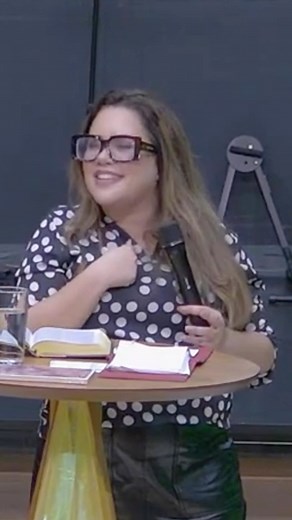 420K views · 10K reactions | SANTIDADE não é fanatismo e nem fundamentalismo  | Sarah Farias | Facebook