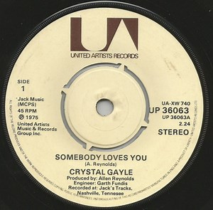 Crystal Gayle - Somebody Loves You