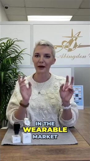 Smartwatches vs. Analog Watches: Which is Best for YOU? #shorts