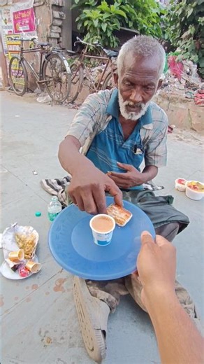 Respect old woman 🙏💯❤️#viral #trending #shorts #humanity #kindness #help