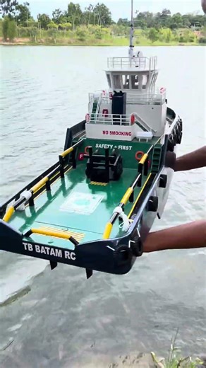 Pasang Double Rudder Dan Propeller RC Tug Boat Batam #diyrcboat #rcboatbatam