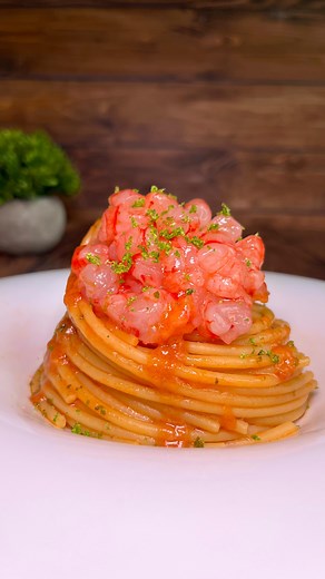 Stella Menna | Lime o limone? 🍋 Quale ti piace di più? E secondo te quale dei due si sposa meglio con questi spaghettoni risottati con bisque e gamberi? 🤤... | Instagram