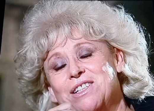 Giving this a retweet on the anniversary of Kenneth Williams's death. Barbara Windsor speaks so beautifully about him.