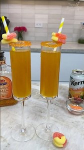 Crown Peach Mimosa #cocktails #champagne #mimosa #peach