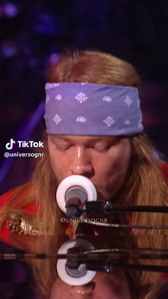 November Rain Performance by Guns N' Roses and Elton John