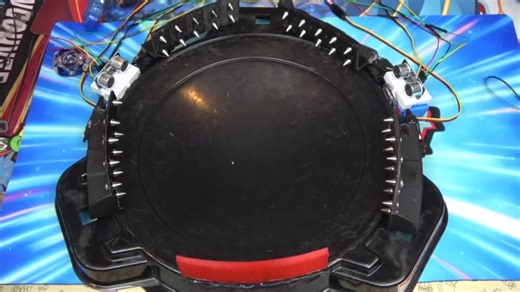 Beyblade Battles with crushing spike walls 😮 #beybladeburst #leftburst #beybladestadium #mod #fyp