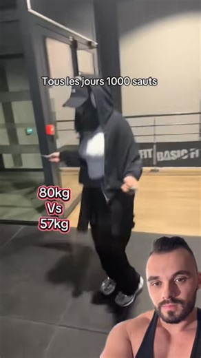 Alex | Coach Perte de Poids on Instagram: "Tu veux perdre du poids sans passer ta vie sur une machine de cardio ? Essaie la corde à sauter. 🎯 C’est l’un des exercices les PLUS efficaces pour brûler du gras rapidement… et pourtant personne n’en parle. Pourquoi ça marche aussi bien ? ✔️ Brûle énormément de calories en peu de temps ✔️ Tonifie tout le corps (abdos, cuisses, fessiers, bras) ✔️ Boost ton métabolisme pendant des heures ✔️ Améliore ton souffle + ta coordination ✔️ Idéal en complément d