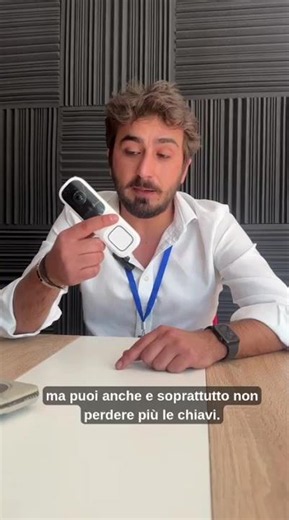 Sembra un semplice citofono. Ma non lo è .