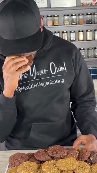 High-Protein DOUBLE CHOCOLATE Oatmeal COOKIES Refined Sugar-Free #empoweredbycomplement