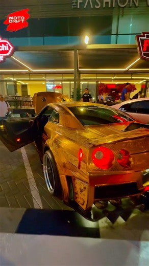 Golden Mustang Hand-Built by Izumi Shioya?! 😳 🔥