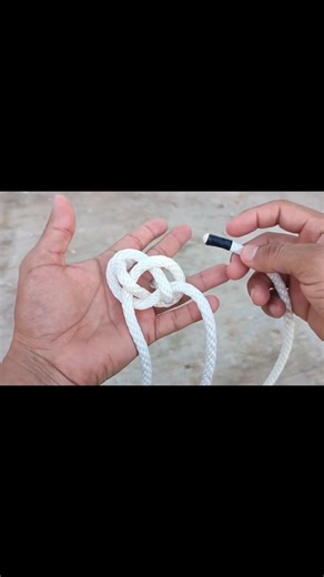 Double-end diamond knot — stylish, strong, and super useful! 甆#knothacks #knottyping #advancedknot #diamondknot #ropeskills #easytricks #handytips | Knot Typing | Facebook