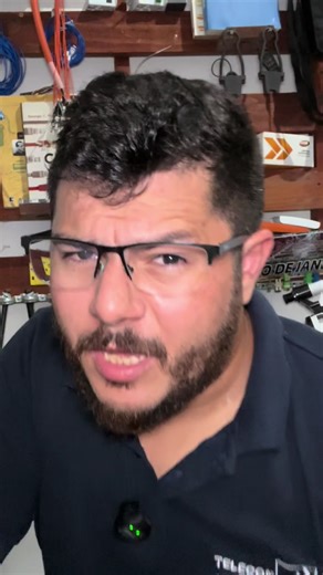 📡💡 Você sabe REALMENTE como a OLT identifica, separa e entrega o tráfego para cada ONU na rede GPON? Hoje eu vou te mostrar — direto da norma ITU-T G.984.3 — o mecanismo que faz a mágica acontecer no downstream e no upstream da sua rede FTTH. 🤯 ⸻ 🔹 Downstream (5.5.1): o OLT manda tudo… mas cada ONU só lê o que é dela! Na descida, todo o tráfego é multiplexado na OLT usando os GEM Port-IDs como chave. Cada ONU recebe tudo, mas filtra apenas os GEM frames com o Port-ID pertencente a ela. 👉 Is