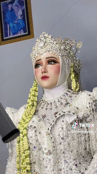 Zha makeup on TikTok