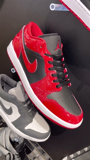 Air Jordan 1 Low “Patent Varsity Red Black”