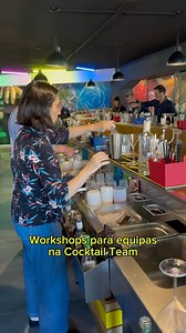 3K views · 395 reactions | Dispomos de estações de bar totalmente equipadas, onde cada convidado pode elaborar cocktails com todos os utensílios necessários num ambiente que respira o tema dos Cocktails. Contate-nos: +351 968 892 905 bareventos@cocktailteam.net #cocktailteam #eventos | COCKTAIL TEAM | Facebook