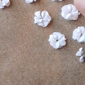 165K views · 224 reactions | Ohhhhhh ruffly flowers -- I could watch you all day long. Get more details here - https://bit.ly/3aCO7Z3 | LilaLoa | Facebook