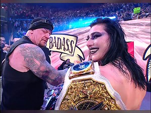 做梦都没想到送葬者跟她同框了