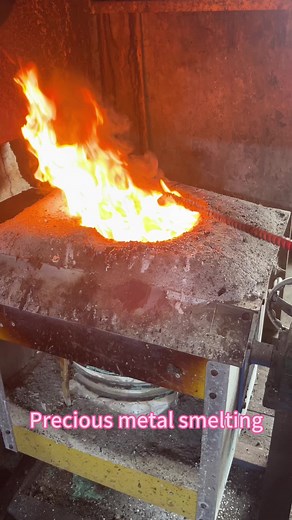 Smelting of precious metals. After melting, the purity of precious metals is higher. Some non-metallic impurities on the surface have been removed. We recycle precious metals (palladium, platinum, rhodium, ruthenium, iridium)#Pgm #Precious