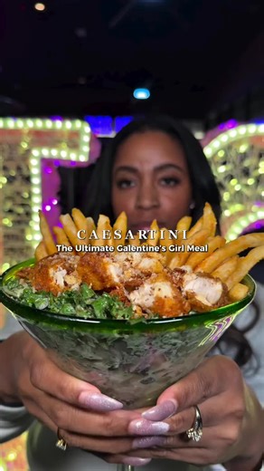 Big love to @bites.with.brit for putting our Caesar-Tini Salad in her ultimate girl dinner era 😮‍🔥✨ Martini vibes, crispy chicken, and all the flavor. We appreciate you showing love and catching the vibe 💚 ATL, go see what the hype’s about 👀🍸 #atlanta #atlantaeats #galentines