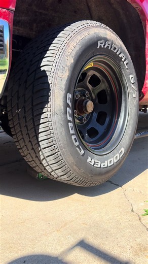 RJ's Custom Cars: Wheel Bearing Action on a Chevy Hot Rod