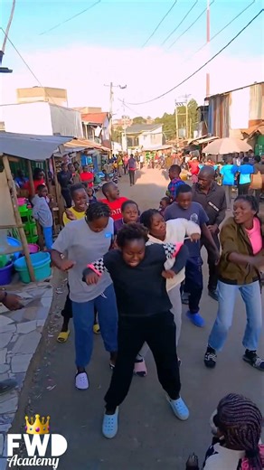 Amanikiniki Challenge @KamoMphelaxx #trending #dance #dancechallege #shots #viral #fyp #funny