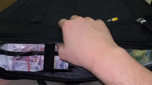 j_a_c_k.p_o_t on Instagram: "#cash"