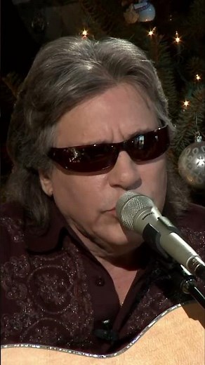 Daryl Hall & José Feliciano - Fire and Rain (Live From Daryl's House)
