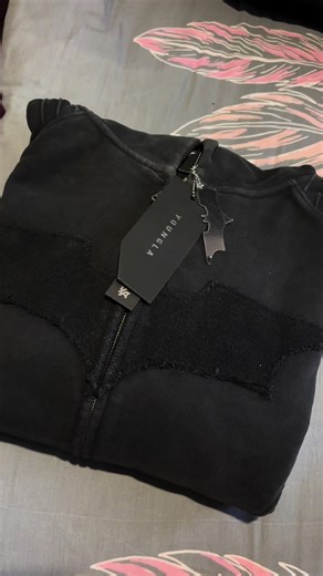 Unboxing the YOUNGLA X BATMAN Collaboration