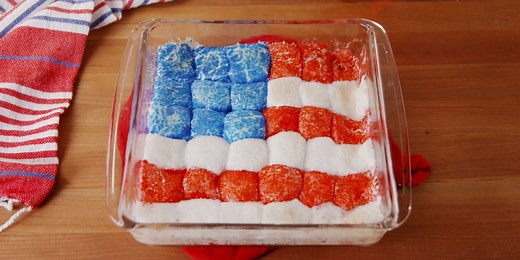 Show Your Patriotic Pride With This Awesome July 4th S'mores Dip