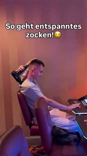 This is how to play games in a relaxed way! 😌 #vegas #casino #slots #fyp