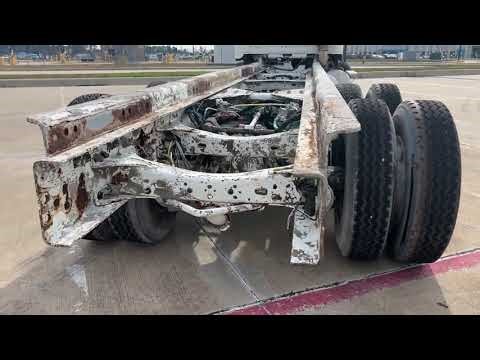 2004 FREIGHTLINER FLD120 For Sale