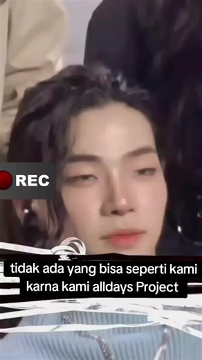 EXO: Kumpulan Video Konser dan Interaksi