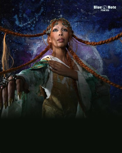 With some of the greatest musicians from all over the world performing on its stage daily since its establishment in 1988, come enjoy an elegant and memorable evening in the center of the city at Blue Note Tokyo. #AMITAFRA #BLUENOTETOKYO | BLUE NOTE TOKYO