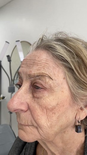 gorgeous brows no matter the age! #maturebrows #nycbrowartist #pmuartist #browroutine #browsonpoint #maturepmubrows #powderbrows #browmappingtutorial